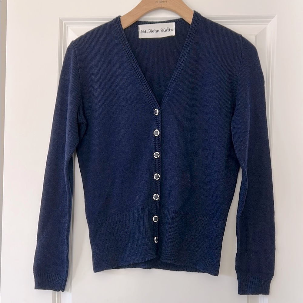 St. John Knits V-Neck Cardigan Sz Small w MEASUREMENTS Navy Blue, White Buttons